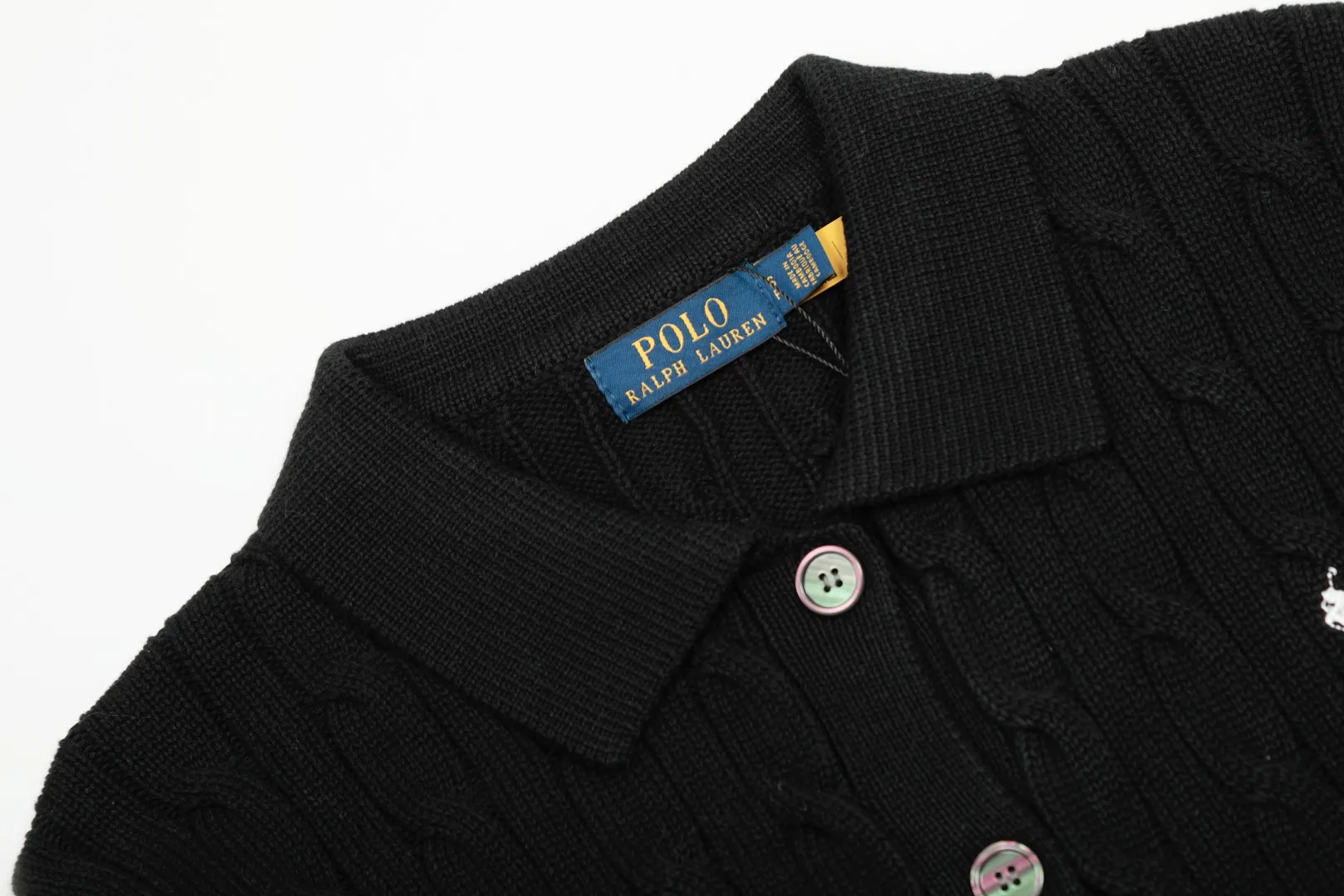 P270 Top quality" Style number: DS822# (not off the shelves all year round) [Ralph Lauren solid color pony embroidered logo lapel twist knitted cardigan] ✅Ralph Lauren Ralph Lauren classic basic versatile lapel knitted cardigan jacket ✅Main supply platform live broadcast Wholesale entity Replacement when out of stock Not off the shelf ✅ZP quality 1:1 version Scan the code to enter the GF website Counter quality ✅Detailed quality is the only one in Guangzhou Imported quality cotton yarn, focusing on high-end, cost-effective, good quality needless to say ✅The version is restored to the original order, the maximum size can be worn up to 160 pounds, loose, comfortable and stress-free ✅The upper body is simple and easy to match, ootd must-have style, good-looking clothes are never picky, a must-have recommendation for couples. Size: S-XL Color: black white gray almond light blue khaki pink burgundy Chinese red navy white label navy red label